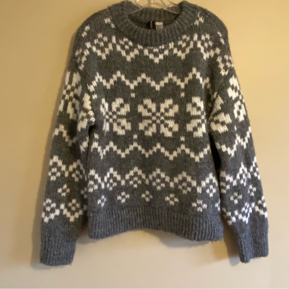 Chunky Bulky Knit Sweater, Gray/White Snowflake Oversized Jacquard-knit